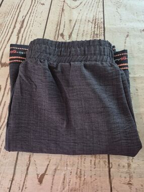 Scacto Pull On Shorts with Multicolored Trim Size L